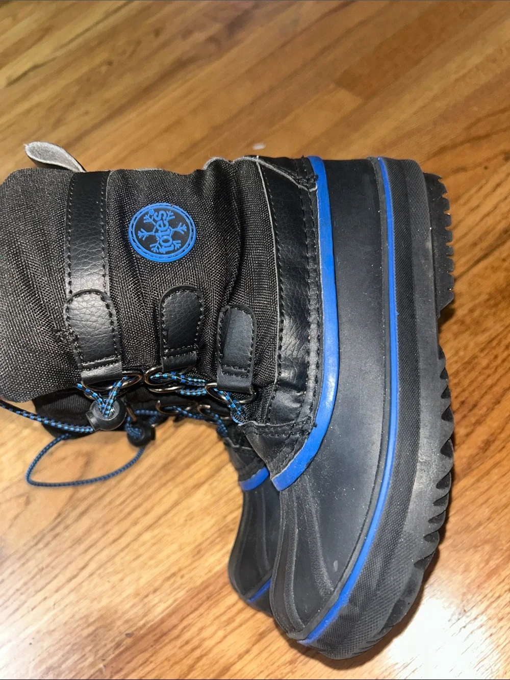 totes Kids Black and Blue Insulated Snow Boots size Boys size 1